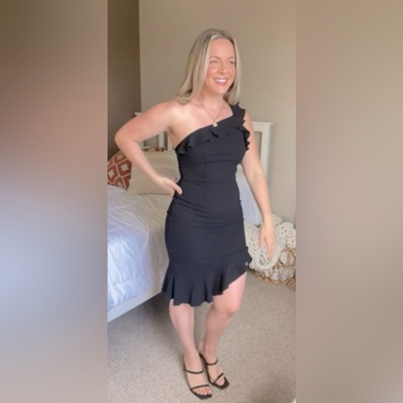 Bodycon Ruffle Dress - Picture 3 of 7